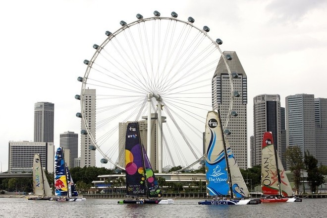 Fleet racing in Singapore in 2009 - Extreme Sailing Series 2011 © ThMartinez / Sea & Co - Copyright http://www.thmartinez.com
